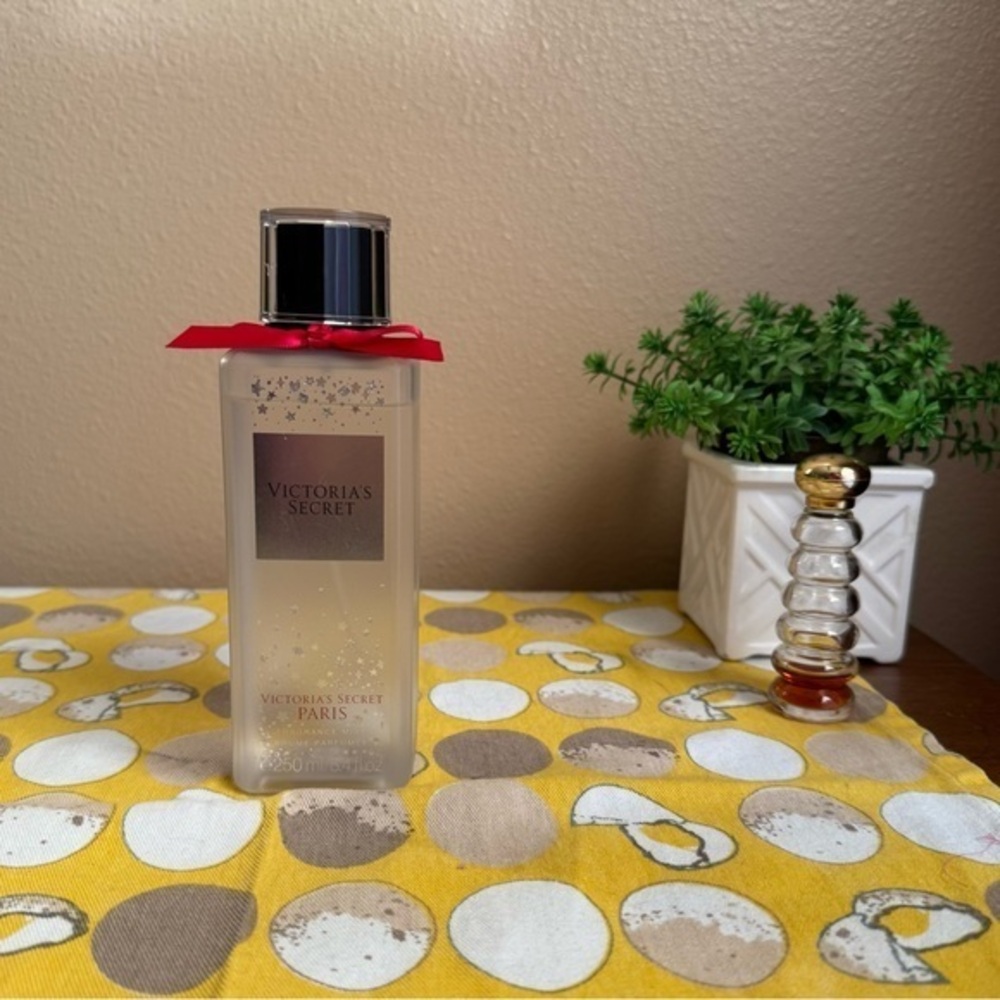 Victoria’s Secret Paris body spray 8.4 oz